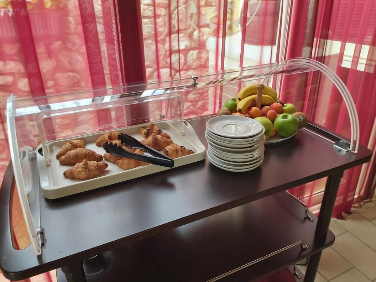 Albergo Casa Este Brenzone sul Garda Dış mekan fotoğraf
